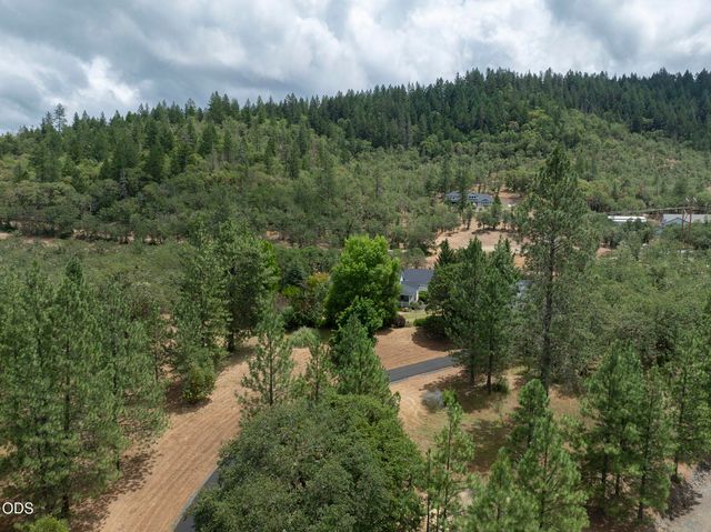 279 Ridgefield Road, Grants Pass, OR 97527
