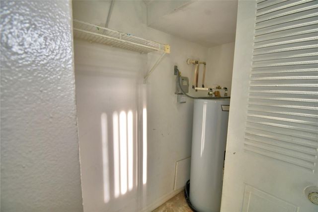 573 HUNTER CIRCLE, Kissimmee, FL 34758