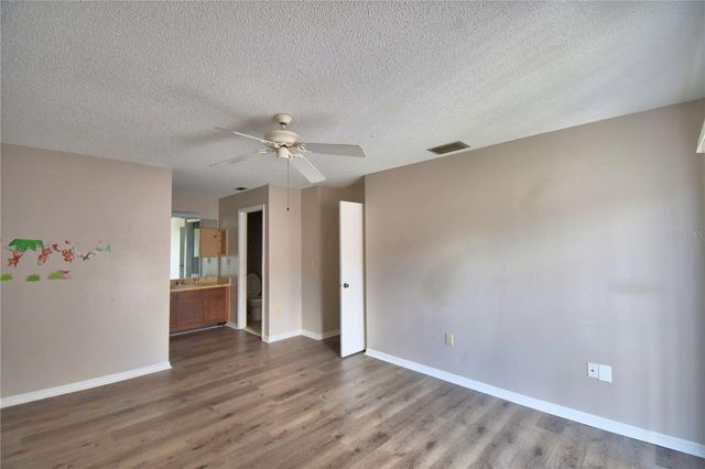 573 HUNTER CIRCLE, Kissimmee, FL 34758