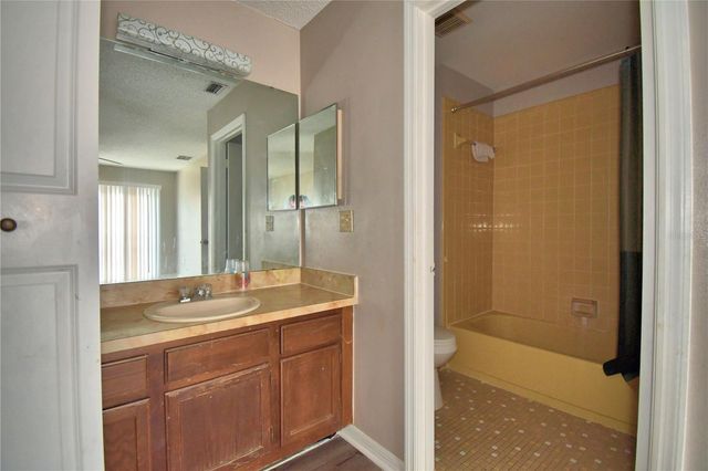 573 HUNTER CIRCLE, Kissimmee, FL 34758