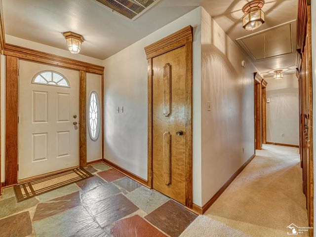 26995 James Avenue, Flat Rock, MI 48134