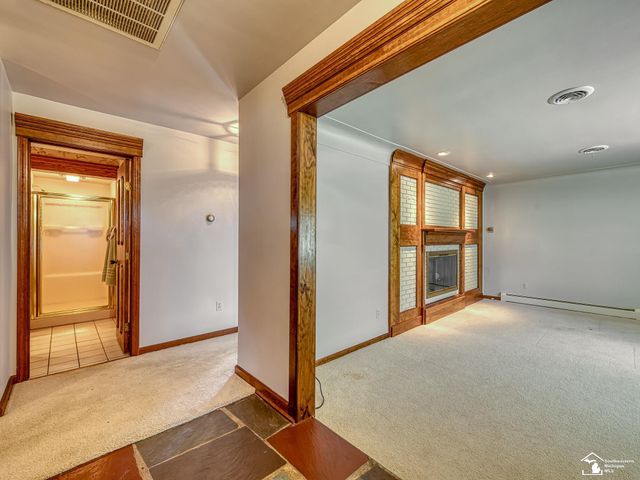 26995 James Avenue, Flat Rock, MI 48134