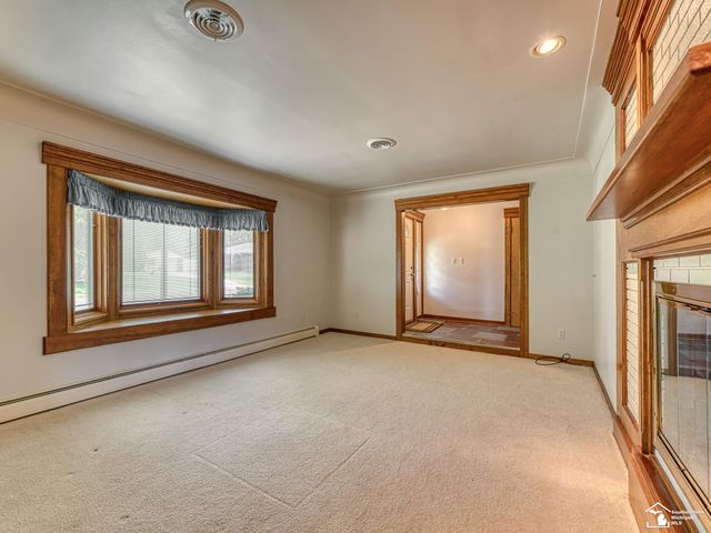 26995 James Avenue, Flat Rock, MI 48134