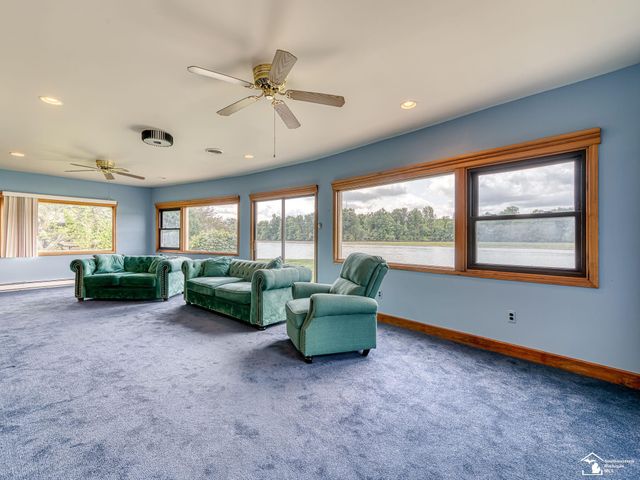 26995 James Avenue, Flat Rock, MI 48134