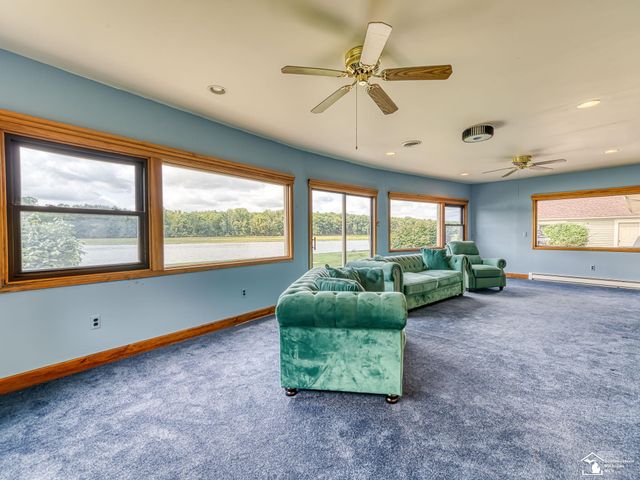 26995 James Avenue, Flat Rock, MI 48134