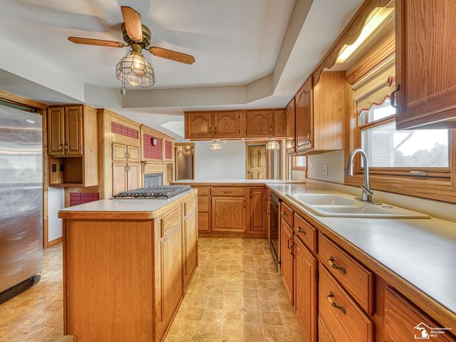 26995 James Avenue, Flat Rock, MI 48134