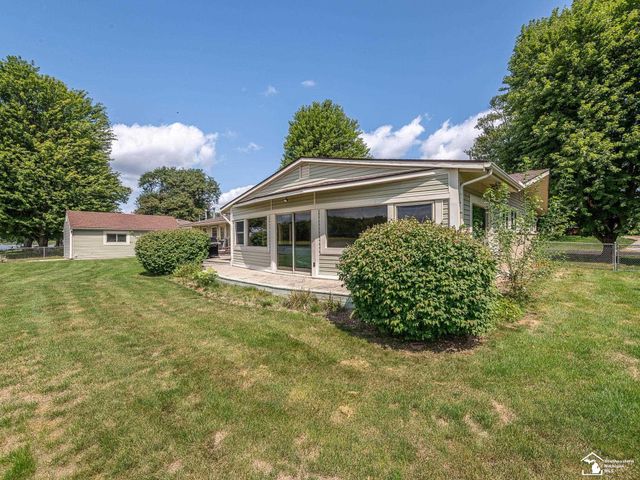 26995 James Avenue, Flat Rock, MI 48134