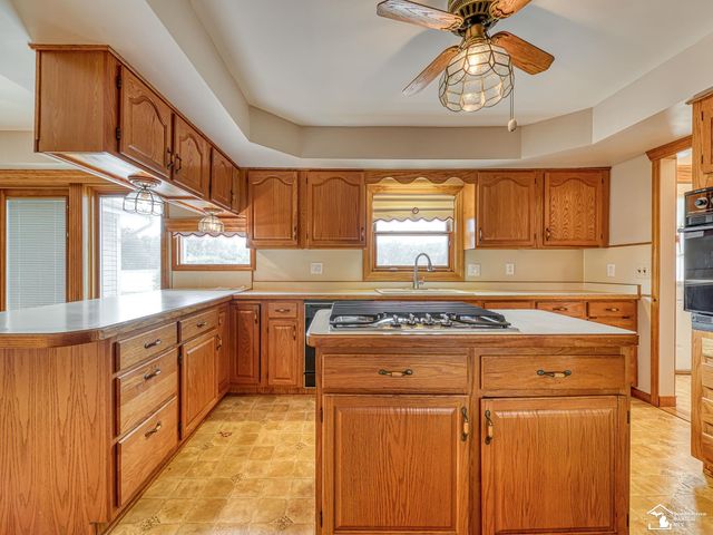 26995 James Avenue, Flat Rock, MI 48134