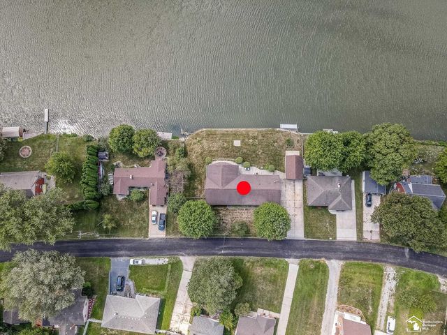 26995 James Avenue, Flat Rock, MI 48134