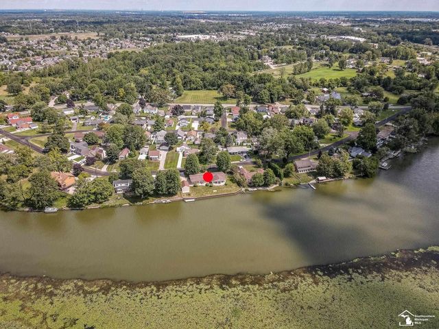 26995 James Avenue, Flat Rock, MI 48134