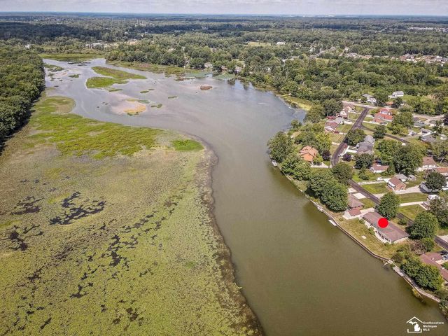 26995 James Avenue, Flat Rock, MI 48134