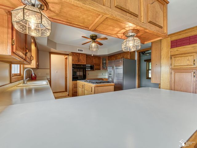 26995 James Avenue, Flat Rock, MI 48134