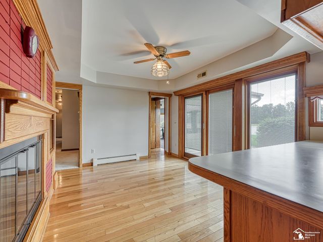 26995 James Avenue, Flat Rock, MI 48134