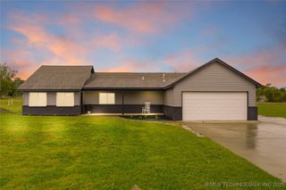 17065 Honeysuckle Lane, Claremore, OK 74019