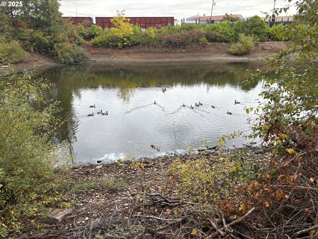 1281 HWY 99N, Eugene, OR 97402