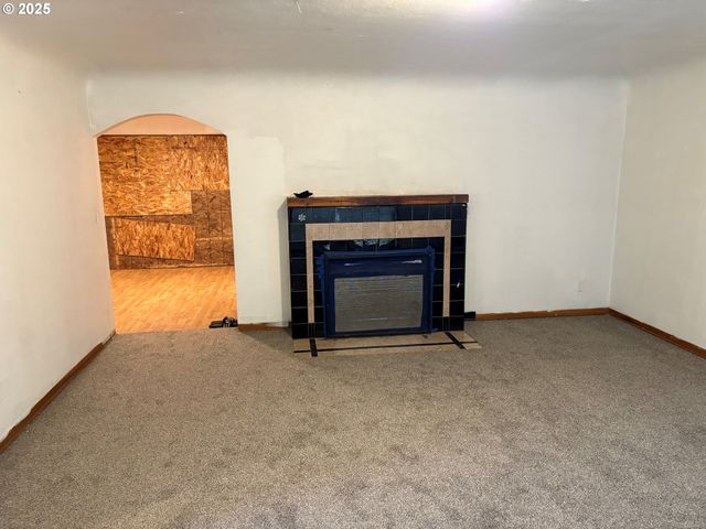 1281 HWY 99N, Eugene, OR 97402