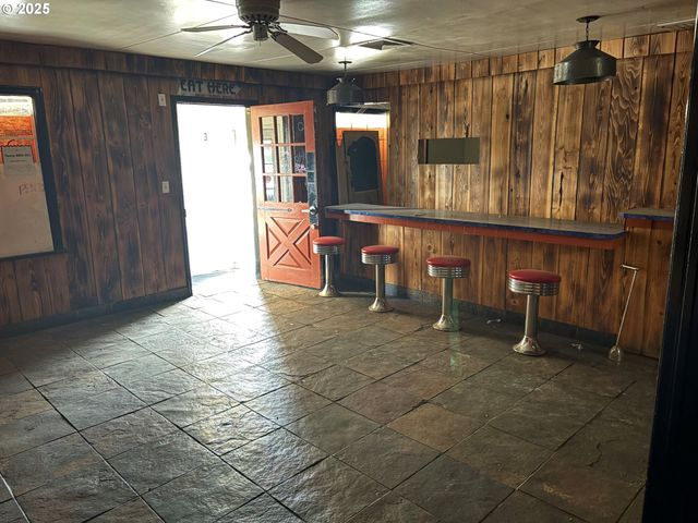 1281 HWY 99N, Eugene, OR 97402