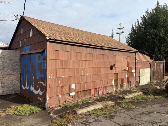 1281 HWY 99N, Eugene, OR 97402