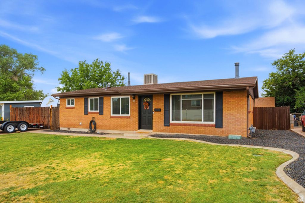 676 N ANN ST, Clearfield, UT 84015 — photo 2