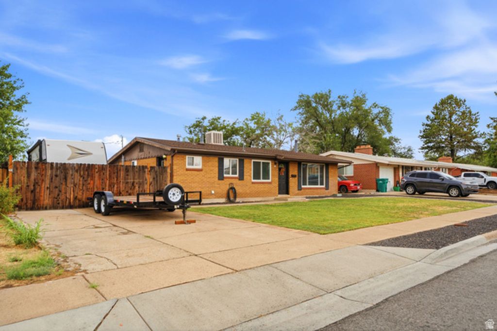 676 N ANN ST, Clearfield, UT 84015 — photo 4