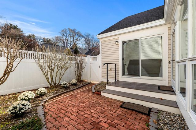 755 Straw Hill Road, Manchester, NH 03104