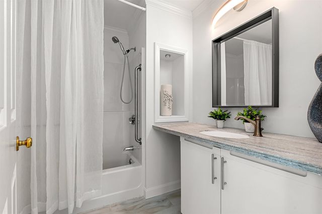 755 Straw Hill Road, Manchester, NH 03104