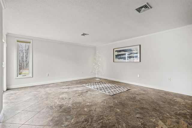 755 Straw Hill Road, Manchester, NH 03104