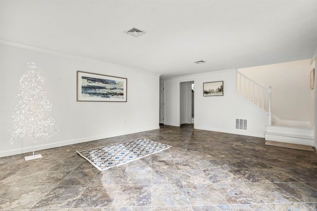 755 Straw Hill Road, Manchester, NH 03104