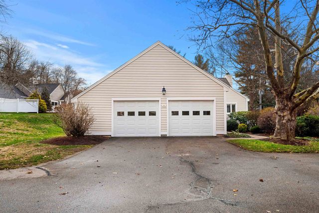 755 Straw Hill Road, Manchester, NH 03104