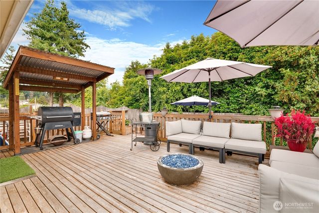 8603 Woodland Avenue E, Puyallup, WA 98371