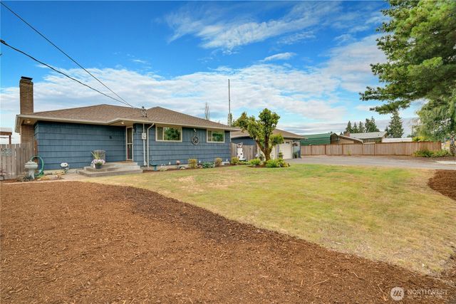 8603 Woodland Avenue E, Puyallup, WA 98371