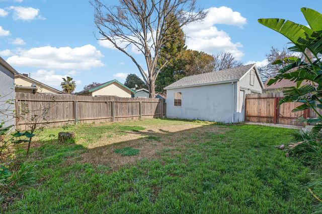 629 Brooks Ave, Yuba City, CA 95991