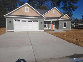 2805 Portsmouth St, Hopewell, VA 23860