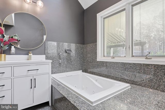 616 WHISPERING WOODS CT, Mays Landing, NJ 08330