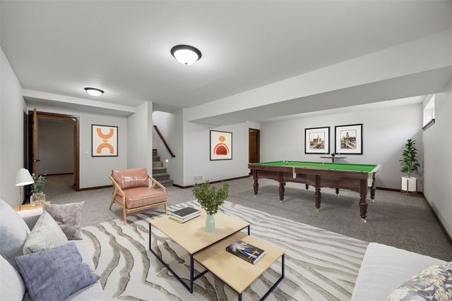 1613 Brookdale Lane, Cedar Rapids, IA 52402