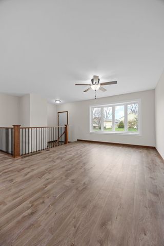 1613 Brookdale Lane, Cedar Rapids, IA 52402