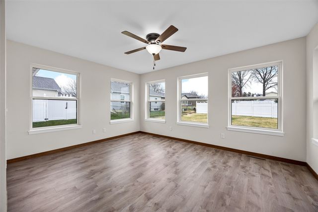 1613 Brookdale Lane, Cedar Rapids, IA 52402