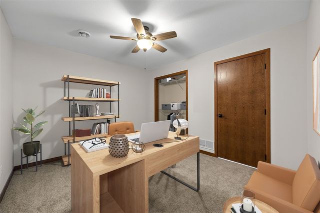 1613 Brookdale Lane, Cedar Rapids, IA 52402