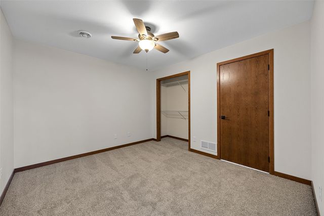 1613 Brookdale Lane, Cedar Rapids, IA 52402