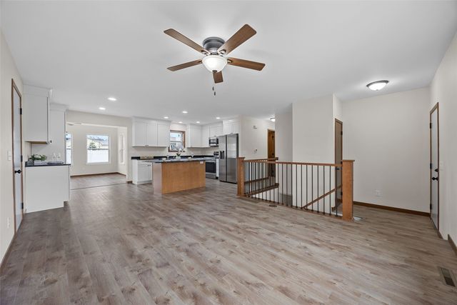 1613 Brookdale Lane, Cedar Rapids, IA 52402