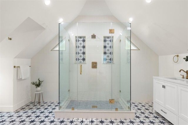 5850 Burwood Avenue, Los Angeles, CA 90042