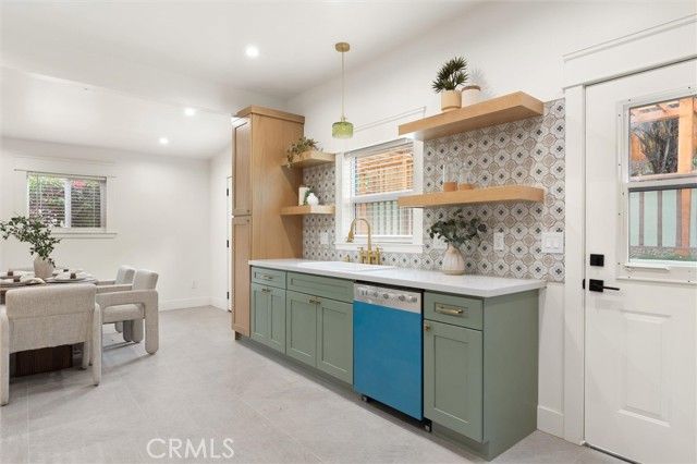 5850 Burwood Avenue, Los Angeles, CA 90042