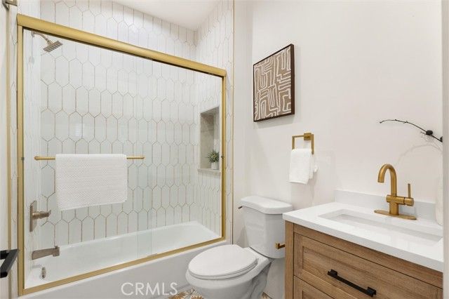 5850 Burwood Avenue, Los Angeles, CA 90042