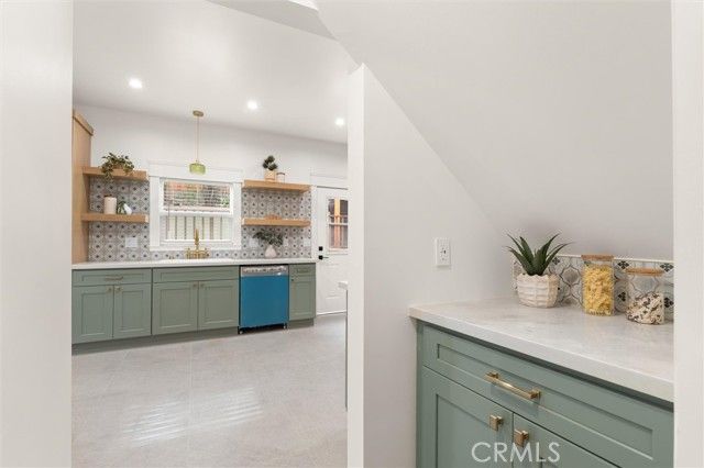 5850 Burwood Avenue, Los Angeles, CA 90042