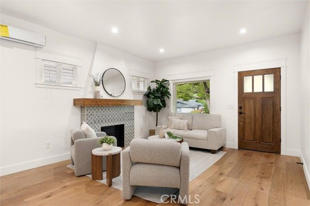 5850 Burwood Avenue, Los Angeles, CA 90042