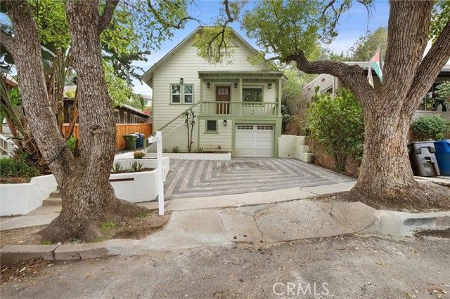 5850 Burwood Avenue, Los Angeles, CA 90042