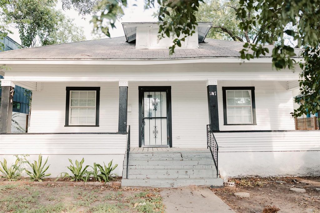 1107 Angelina ST, Austin, TX 78702