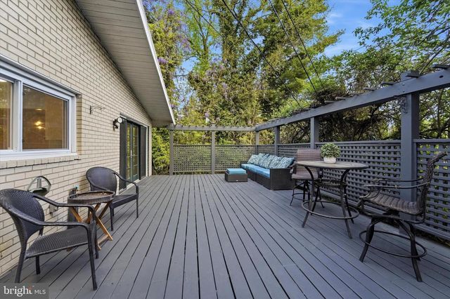 500 W WAVERLY RD, Glenside, PA 19038