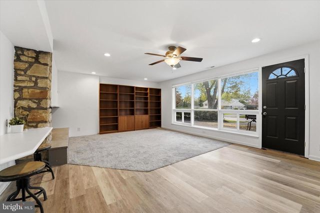 500 W WAVERLY RD, Glenside, PA 19038