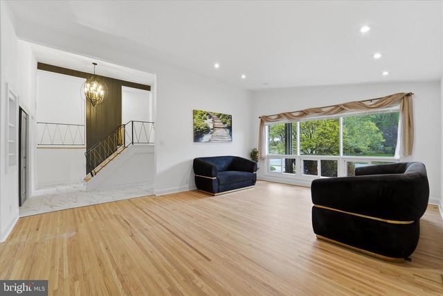 500 W WAVERLY RD, Glenside, PA 19038